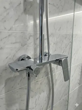 Bộ sen cây tắm đứng nóng lạnh TCARE -le KH12